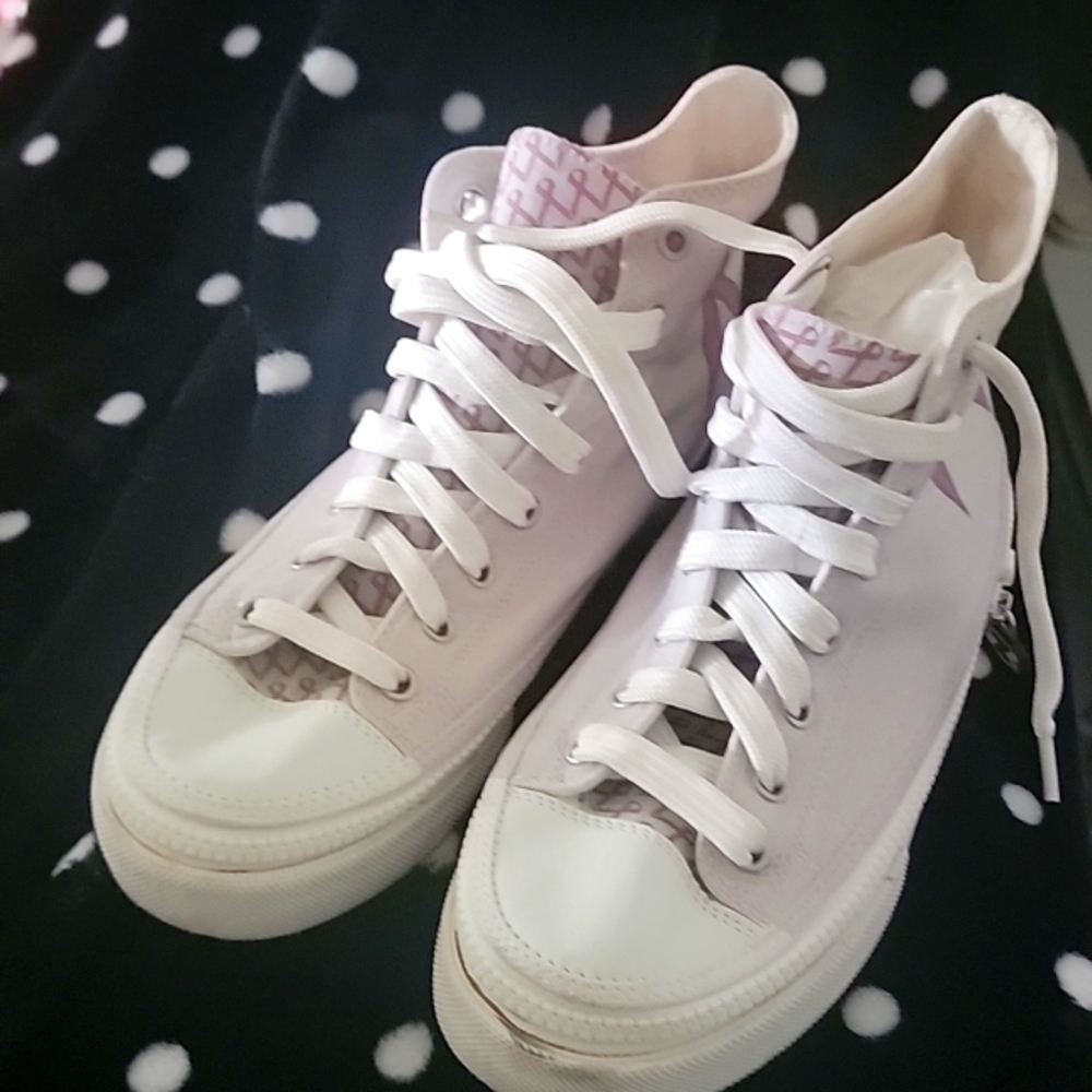 PURPLE RIBBON Hightops Sneakers